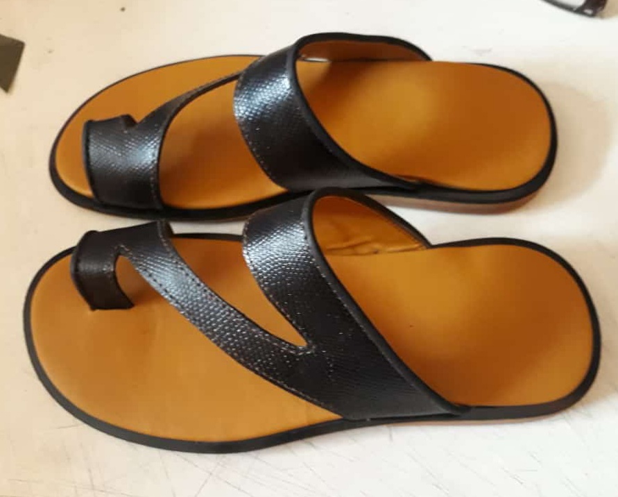 Chaussures en cuire Ã  vendre sur commande