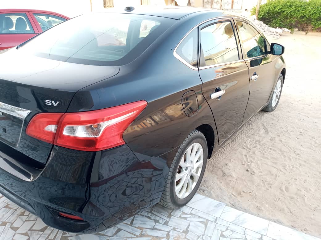 Voiture marque Nissan 2018